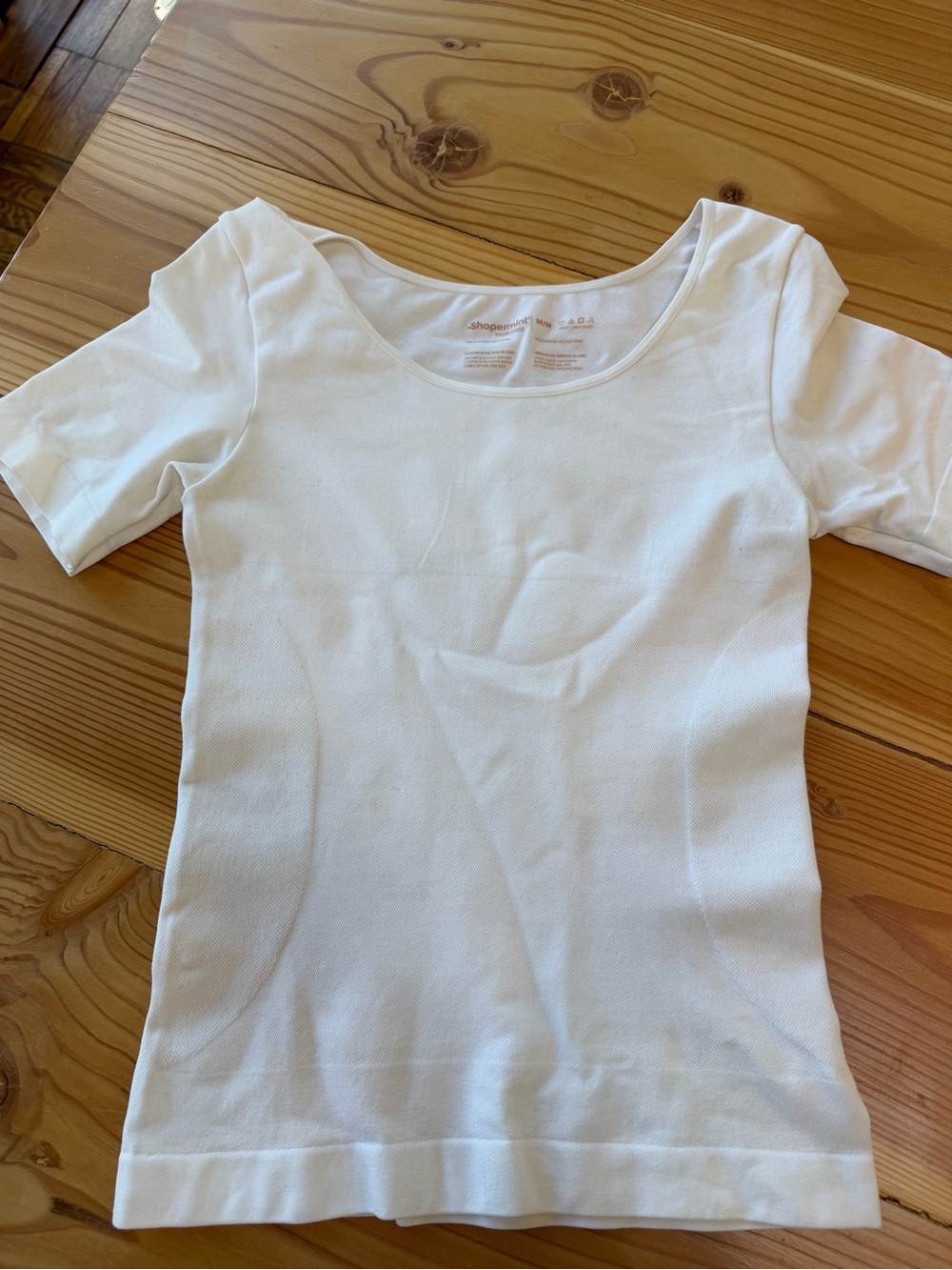 Shapermint White Scoop Neck Short Sleeve Top shaper top. Size Medium